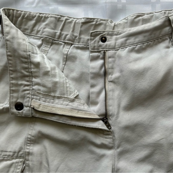 Woolrich Vintage High Rise Light Cream Cargo Shorts - Picture 11 of 17